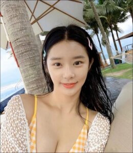 이주빈 수영복 비키니